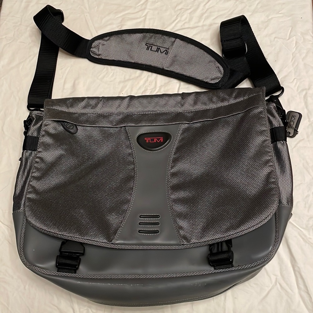Tumi Messenger 508C Messenger Grey Bag